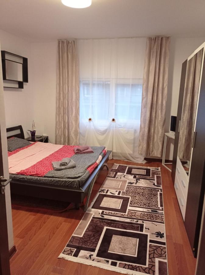 Apartament Bed & Breakfast Floresti  Exterior photo